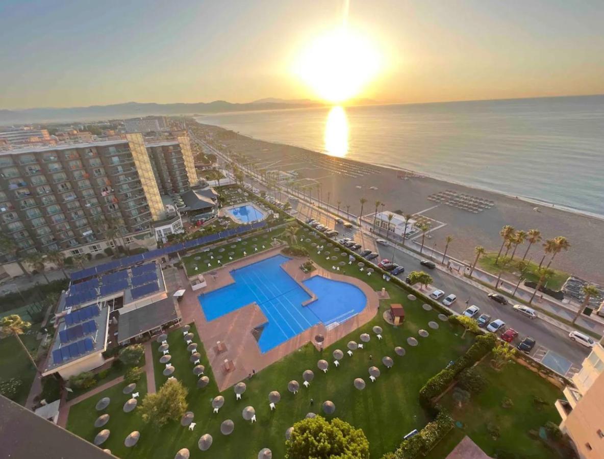 Playamar Waterfront Exclusive Apartment And Views Tower 2 Fl 14 Торемолинос Екстериор снимка