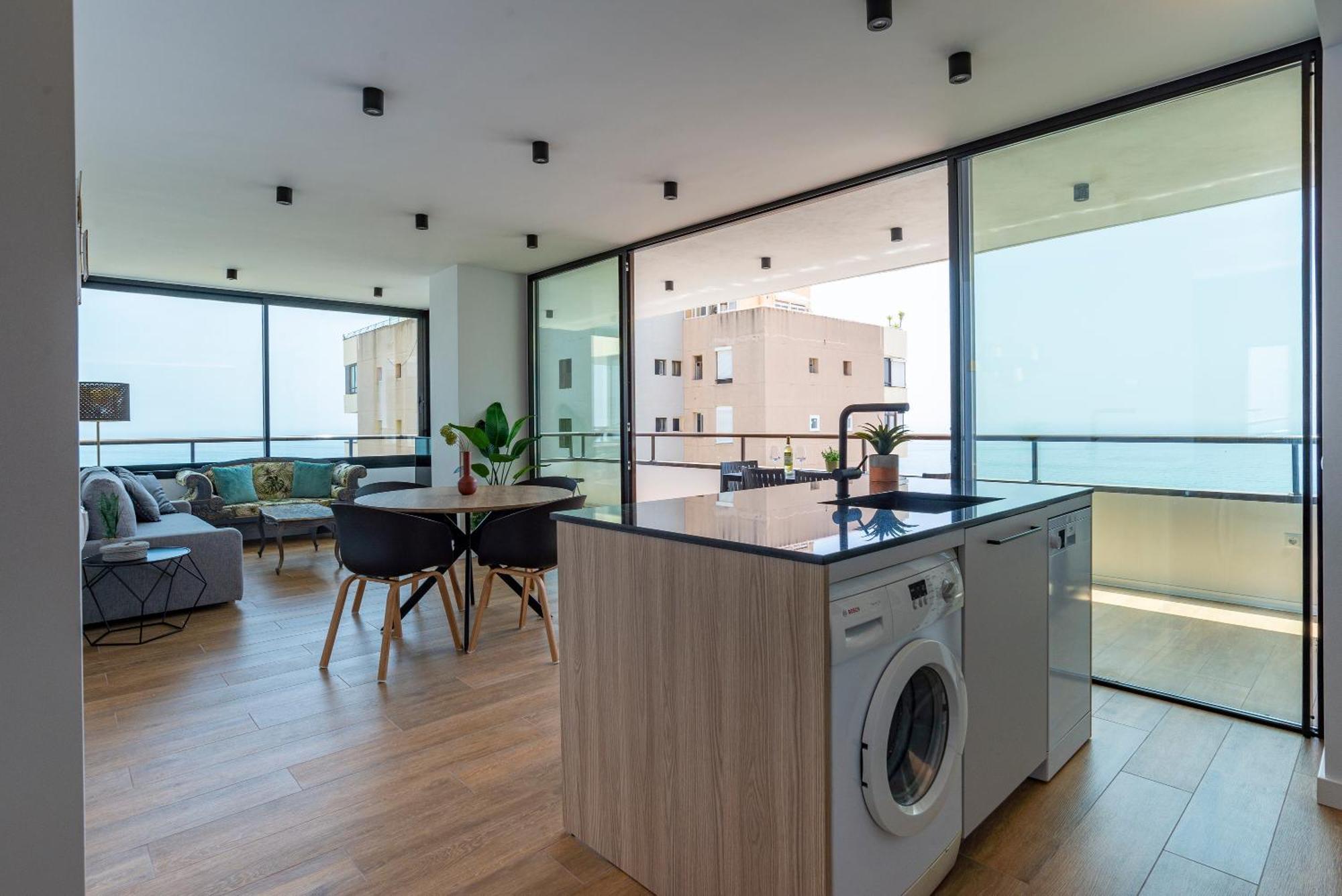 Playamar Waterfront Exclusive Apartment And Views Tower 2 Fl 14 Торемолинос Екстериор снимка