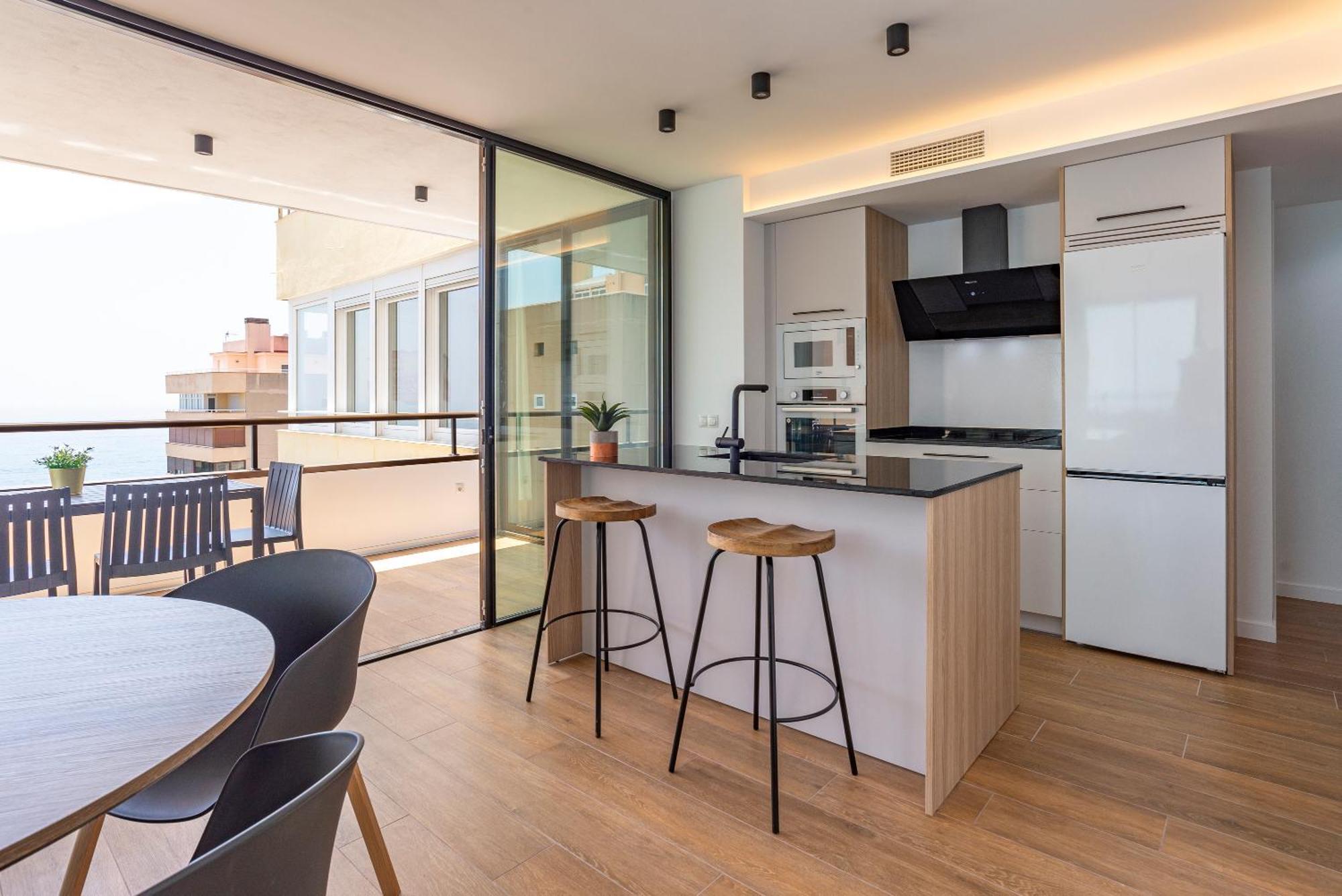 Playamar Waterfront Exclusive Apartment And Views Tower 2 Fl 14 Торемолинос Екстериор снимка